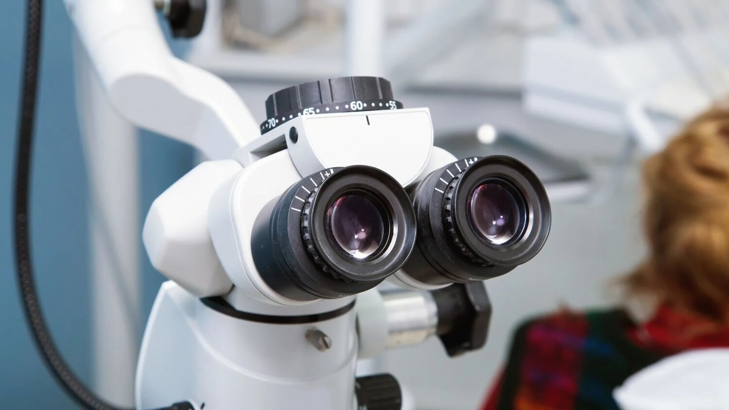 Tratament de canal la microscop